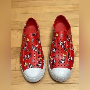 Native x Disney Red Minnie Mouse Shoes Women’s Size 11